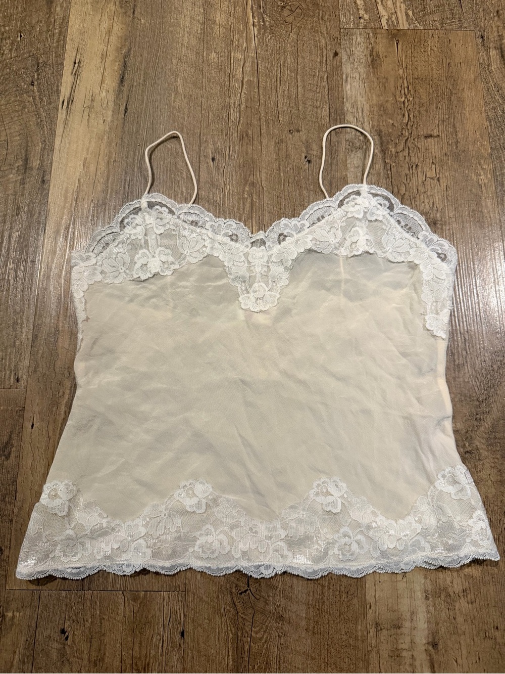 Hollister Vintage Silk Camisole Tank Top with Lace Trim in Cream Small